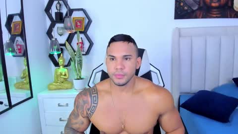 Snapshot of _matthew_santos_ chatting on 10-13-25, 07:58 _matthew_santos_ online show from 10-13-25, 07:58