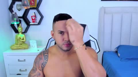 Snapshot of _matthew_santos_ chatting on 10-19-25, 07:47 _matthew_santos_ online show from 10-19-25, 07:47