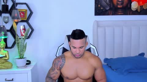 Snapshot of _matthew_santos_ chatting on 10-29-25, 11:17 _matthew_santos_ online show from 10-29-25, 11:17