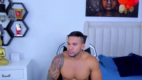 Snapshot of _matthew_santos_ chatting on 11-12-25, 12:22 _matthew_santos_ online show from 11-12-25, 12:22