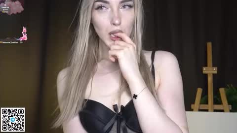 Elva and Kate  online show from 10-26-25, 08:31