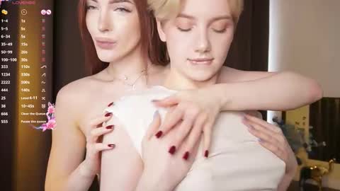 Elva and Kate  online show from 03-06-26, 07:38