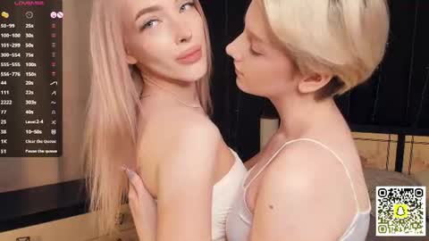 Elva and Kate  online show from 07-04-26, 06:52