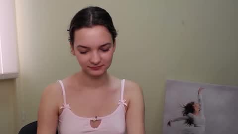 Snapshot of _megasta chatting on 12-18-24, 10:40 Susie online show from 12-18-24, 10:40