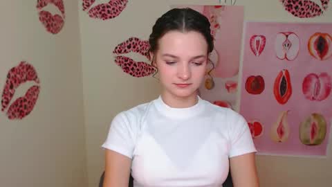 Snapshot of _megasta chatting on 09-20-25, 12:28 Susie online show from 09-20-25, 12:28