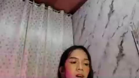 Melly online show from 06-23-26, 05:55