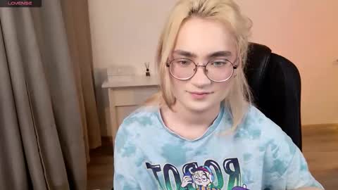 Snapshot of _meow_neko_ chatting on 03-15-26, 07:20 _meow_neko_ online show from 03-15-26, 07:20