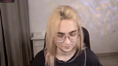 Snapshot of _meow_neko_ chatting on 03-23-26, 07:18 _meow_neko_ online show from 03-23-26, 07:18