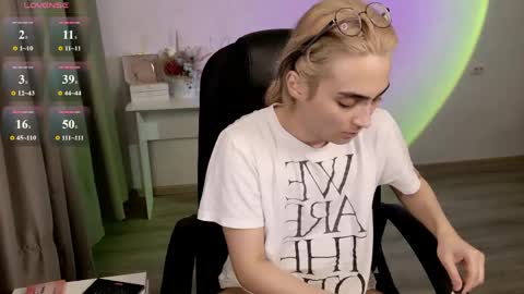 Snapshot of _meow_neko_ chatting on 04-19-26, 05:12 _meow_neko_ online show from 04-19-26, 05:12