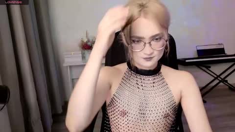 Snapshot of _meow_neko_ chatting on 04-25-26, 11:13 _meow_neko_ online show from 04-25-26, 11:13