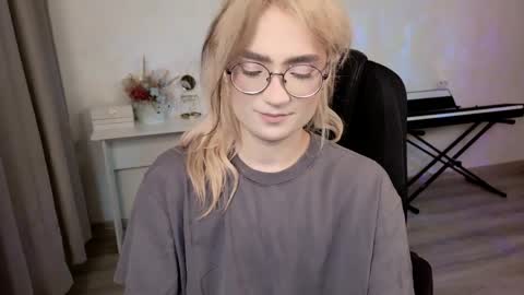 Snapshot of _meow_neko_ chatting on 05-01-26, 01:10 _meow_neko_ online show from 05-01-26, 01:10