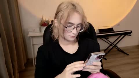 Snapshot of _meow_neko_ chatting on 05-05-26, 03:03 _meow_neko_ online show from 05-05-26, 03:03