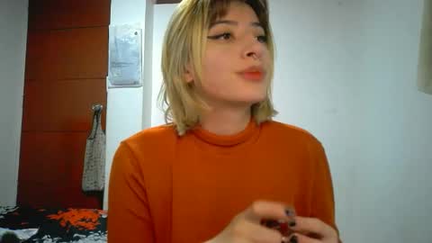 Mia-foster online show from 04-17-26, 06:44