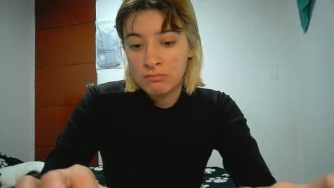 Mia-foster online show from 05-05-26, 06:49