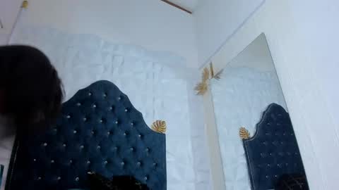 _mia_milf_ online show from 04-19-26, 06:10