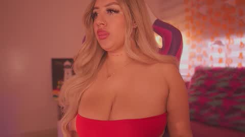 Snapshot of _mia_sophia_ chatting on 10-20-25, 01:00 Mia sophia online show from 10-20-25, 01:00