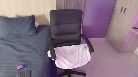 _miamiller_ online show from 02-23-25, 02:29