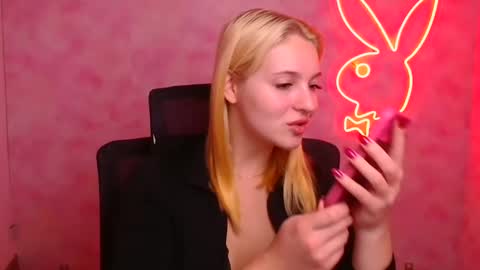 Melanie online show from 10-06-25, 06:11