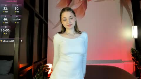 _mila_luna_ online show from 05-14-26, 08:21
