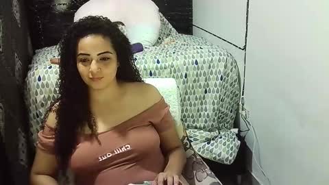 _milf_naughty online show from 10-08-25, 04:21