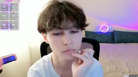 Snapshot of _milway_ chatting on 07-17-26, 01:18 Luka online show from 07-17-26, 01:18
