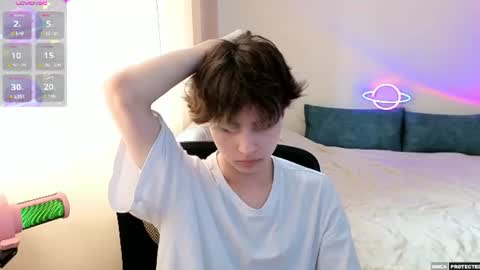 Snapshot of _milway_ chatting on 07-20-26, 02:19 Luka online show from 07-20-26, 02:19