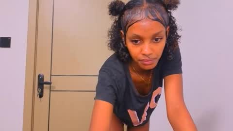 Mimi online show from 04-03-26, 02:31