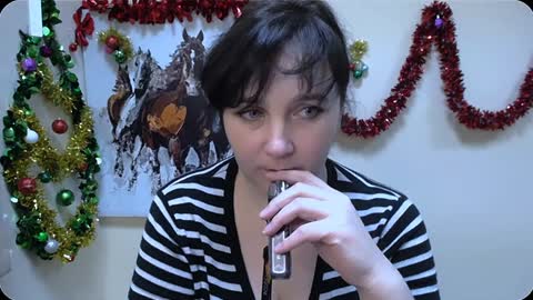 Snapshot of _miranda_sun chatting on 12-28-24, 03:04 Miranda online show from 12-28-24, 03:04