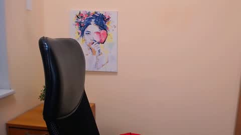 Snapshot of _miranda_sun chatting on 02-05-25, 10:19 Miranda online show from 02-05-25, 10:19