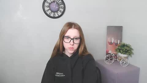 Snapshot of _miraterri_ chatting on 02-17-25, 12:16 Mira online show from 02-17-25, 12:16