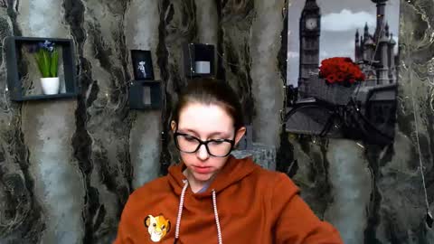 Snapshot of _miraterri_ chatting on 02-19-25, 07:28 Mira online show from 02-19-25, 07:28