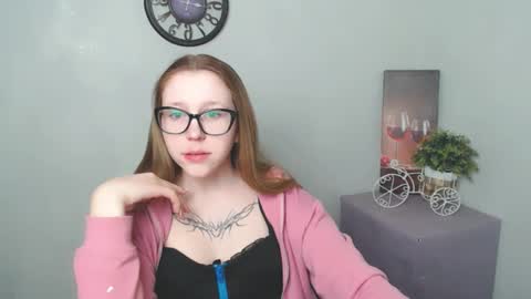 Snapshot of _miraterri_ chatting on 02-21-25, 11:11 Mira online show from 02-21-25, 11:11