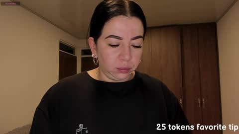 _miss_coco_ online show from 02-02-25, 10:24