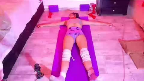 karoline uwu online show from 09-11-25, 01:49