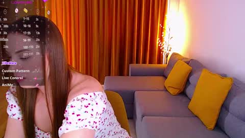 Mia online show from 03-06-25, 10:52