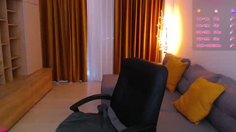 Snapshot of _miss_mia chatting on 06-16-26, 05:54 Mia online show from 06-16-26, 05:54