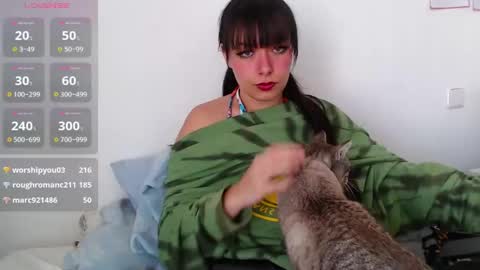 Snapshot of _missshe_ chatting on 02-16-25, 12:32 Sophia Help me get 100 thumbs up online show from 02-16-25, 12:32