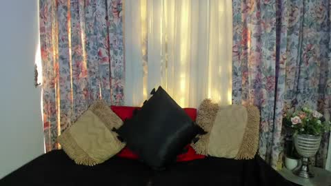 Snapshot of _mizuki chatting on 01-14-25, 05:23 mizuki online show from 01-14-25, 05:23