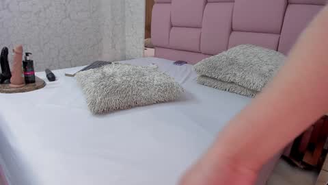 Snapshot of _molly_rosse_ chatting on 12-28-24, 03:48 _molly_rosse_ online show from 12-28-24, 03:48