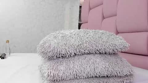 Snapshot of _molly_rosse_ chatting on 03-06-25, 12:41 _molly_rosse_ online show from 03-06-25, 12:41
