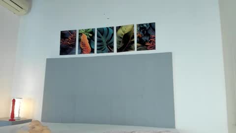 Snapshot of _molly_rosse_ chatting on 10-02-25, 12:23 _molly_rosse_ online show from 10-02-25, 12:23