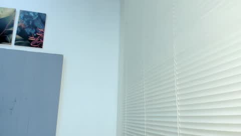 Snapshot of _molly_rosse_ chatting on 10-11-25, 11:53 _molly_rosse_ online show from 10-11-25, 11:53