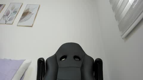 _molly_rosse_ online show from 05-14-26, 11:50