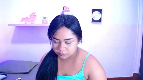 nahomi  online show from 10-17-25, 10:12