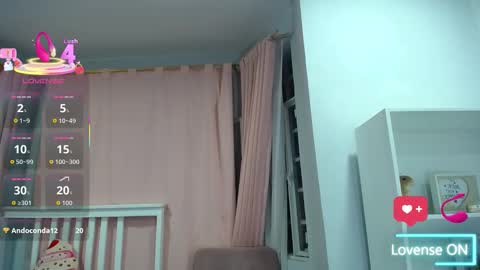 nahomi  online show from 11-28-25, 11:29