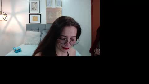 Snapshot of _naomi_s chatting on 05-16-26, 01:54 _naomi_s online show from 05-16-26, 01:54