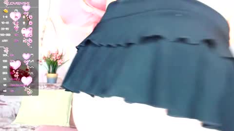 Snapshot of _natalie_milf_ chatting on 02-20-25, 10:37 _natalie_milf_ online show from 02-20-25, 10:37