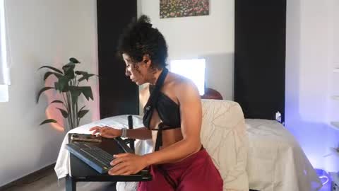 _nayra_ online show from 08-06-26, 02:41