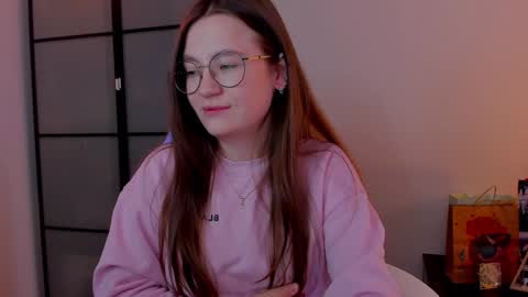 Mia with a big heart  online show from 01-24-25, 04:59