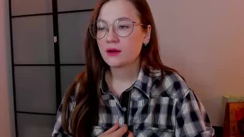 Mia with a big heart  online show from 02-15-25, 03:20